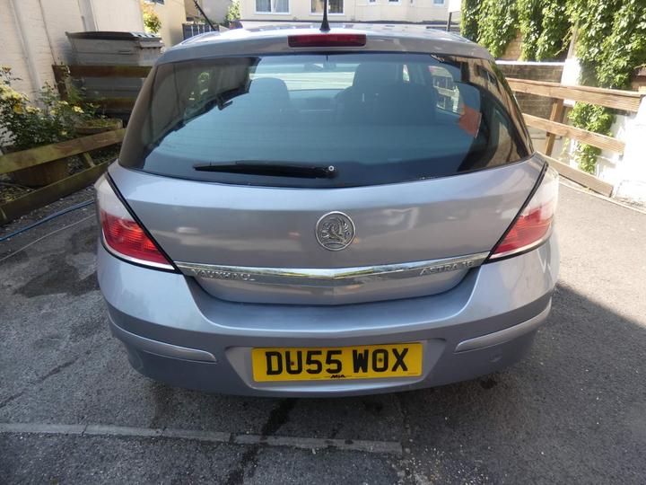 Vauxhall Astra - 1.8i 16v Design Hatchback 5dr Petrol Automatic (197 g/km, 123 bhp) - ~~CREDIT/DEBIT CARD ACCEPTED~~ - Image 8