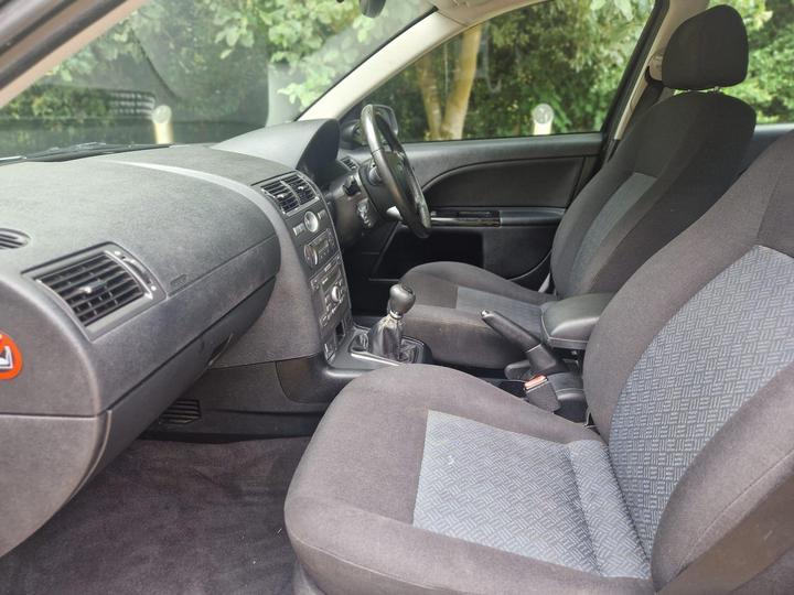 Ford Mondeo - 2.2 TDCi SIV Edge 5dr - New in stock and ready to go - Image 23