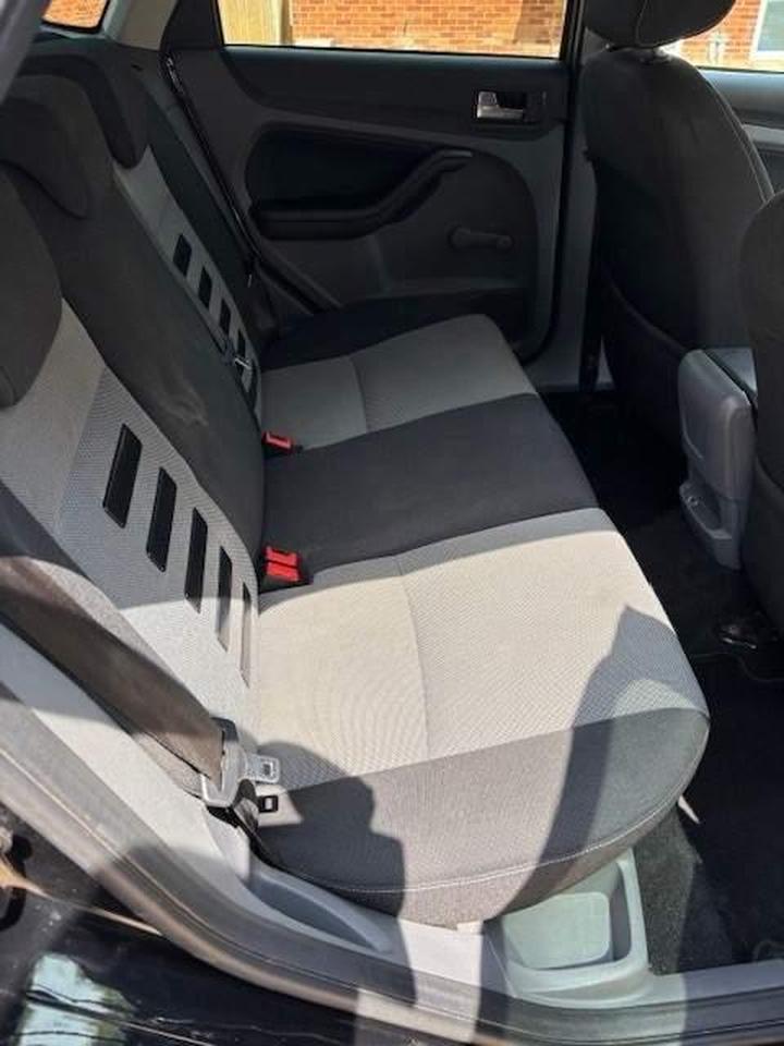 Ford Focus - 1.6 TDCi DPF Zetec 5dr - Image 6