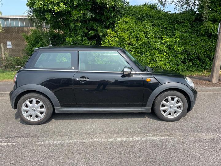 MINI Hatch - 1.4 First Euro 4 3dr - 12 MONTHS MOT - Image 8
