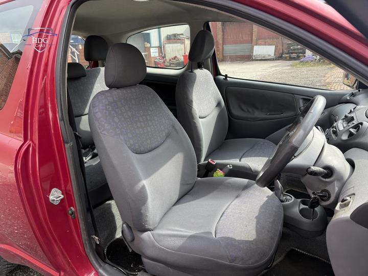 Toyota Yaris - 1.0 VVT-i Colour Collection 3dr - Image 8