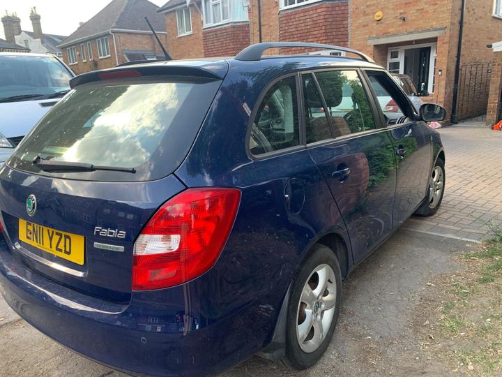 Skoda Fabia - 1.2 TDI GreenLine II Euro 5 (s/s) 5dr - Image 4