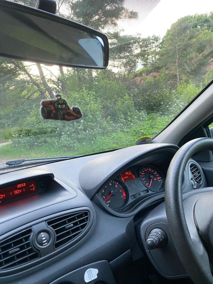 Renault Clio - 1.1 3dr - Ready for Summer Adventures - Image 18