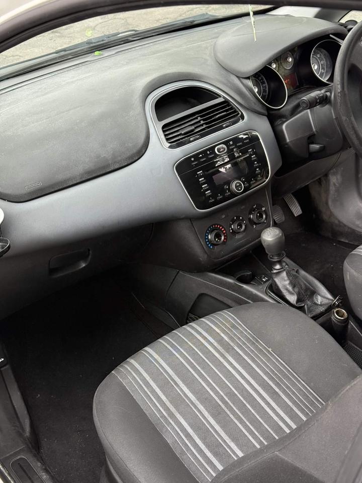 Fiat Punto Evo - 1.2 Active Euro 5 (s/s) 3dr - Image 7