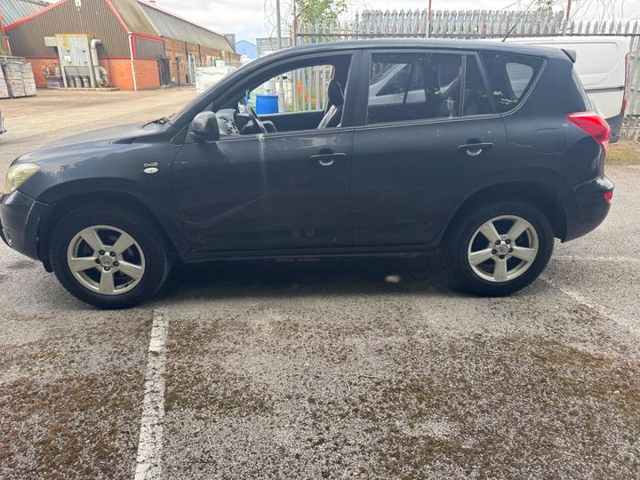 Toyota RAV4 - 2.2 D-4D XT4 4WD 5dr - BODY ROUGH+MECHANICALLY GOOD - Image 12