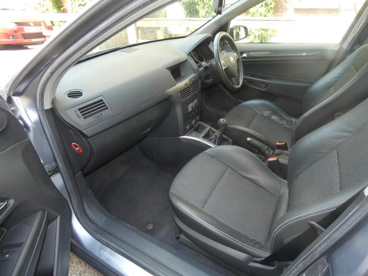 Vauxhall Astra - 1.8i 16v Design Hatchback 5dr Petrol Automatic (197 g/km, 123 bhp) - ~~CREDIT/DEBIT CARD ACCEPTED~~ - Image 13