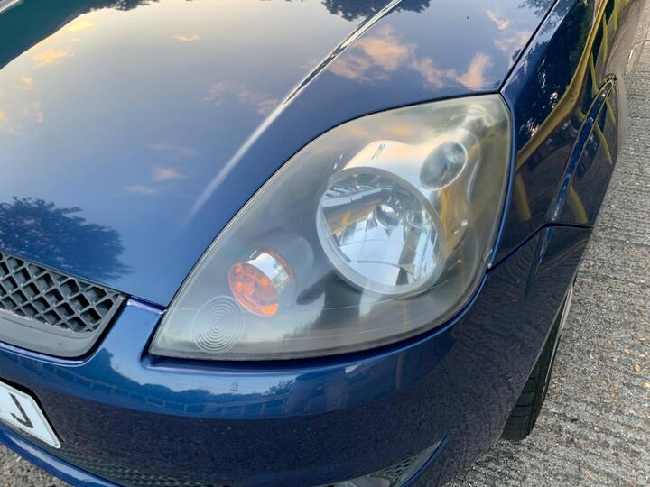 Ford Fiesta - 1.25 Zetec Blue Edition 5dr - Image 7