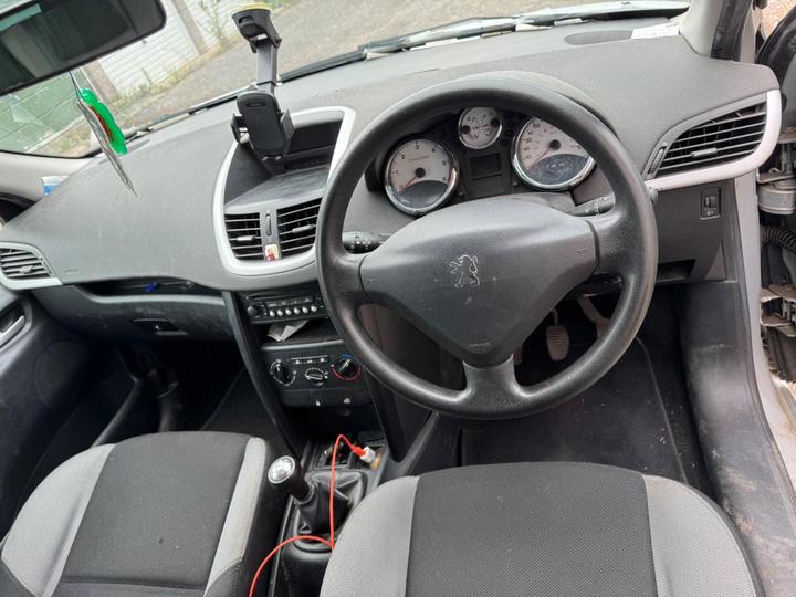 Peugeot 207 SW - 1.6 HDi S 5dr (a/c) - Image 7