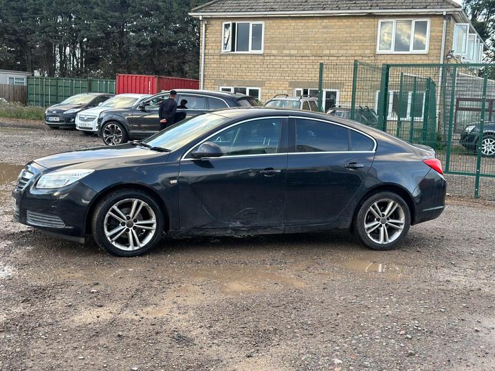 Vauxhall Insignia - 2.0 CDTi Exclusiv Auto Euro 5 5dr - DRIVES MINT+9 MONTHS MOT - Image 4