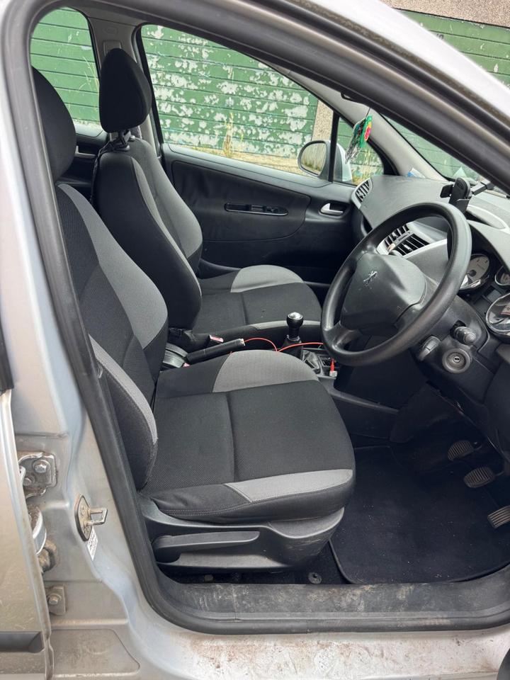 Peugeot 207 SW - 1.6 HDi S 5dr (a/c) - Image 6