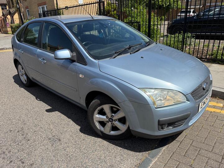 Cheap Ford Focus - 1.6 Ghia 5dr for sale in Bow, Cumbria
