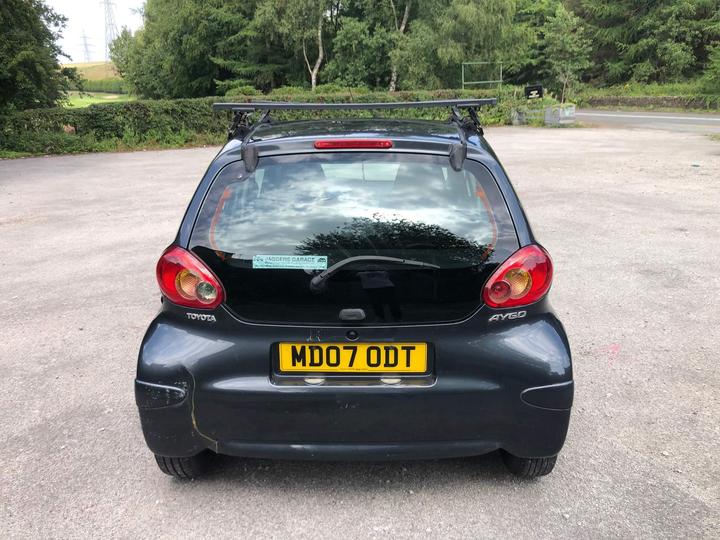 Toyota AYGO - 1.0 VVT-i + Euro 4 5dr - 2 KEYS, FSH PORTFOLIO - Image 5