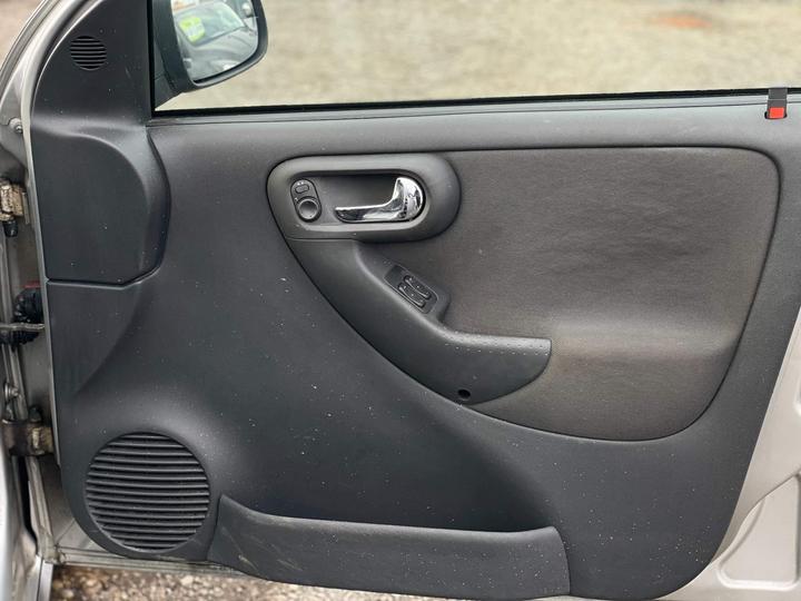 Vauxhall Corsa - 1.4i 16v Design 5dr (a/c) - Automatic+low insurance - Image 23