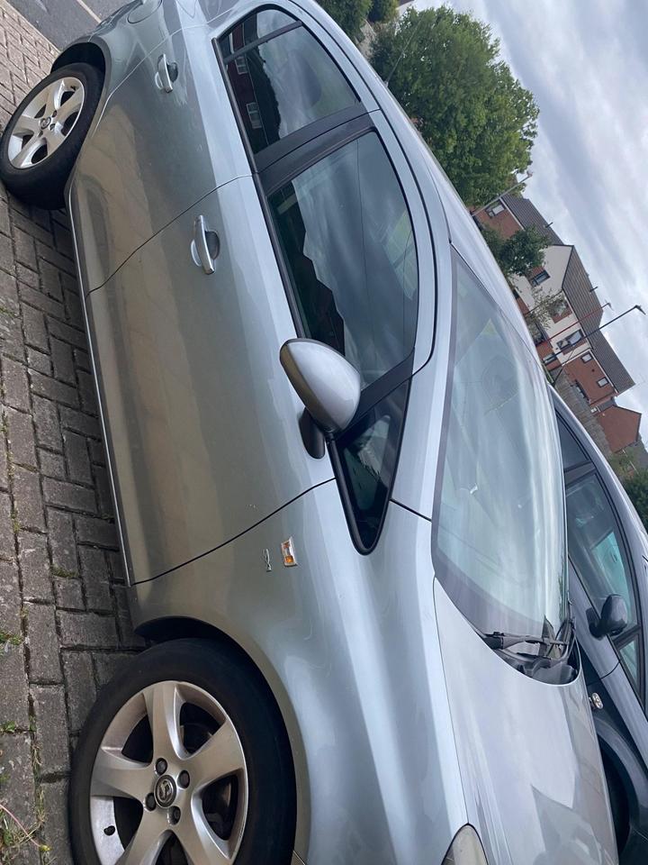 Vauxhall Corsa - 1.2 16V SXi Euro 5 5dr (A/C) - Good little car- quick sale! - Image 11