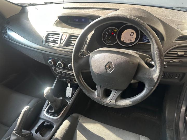 Renault Megane - 1.6 16V I-Music Euro 5 5dr - 12 MONTHS MOT-2KEYS-HISTORY - Image 24
