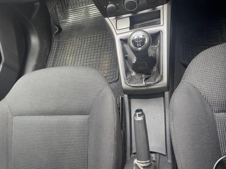 Vauxhall Astra - 1.4i 16v Breeze 5dr - ULEZ|NEW 1 YEAR MOT|2 OWNERS - Image 16