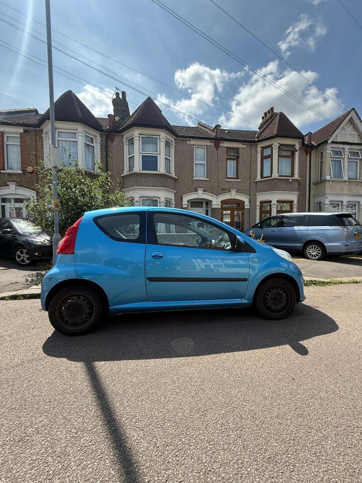 Cheap Peugeot 107 - 1.0 12V Urban Euro 4 3dr for sale in Ilford, Greater London