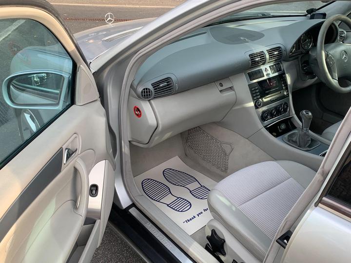 Mercedes-Benz C Class - 1.8 C180 Kompressor Avantgarde SE 4dr - LONG MOT-S/HISTORY-2 KEYS - Image 25