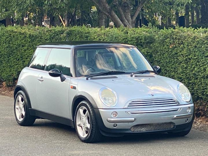 MINI Hatch - 1.6 Cooper Euro 3 3dr - Image 2
