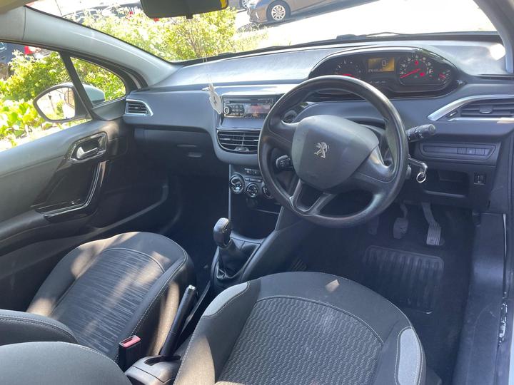 Peugeot 208 - 1.0 VTi Access+ Euro 5 3dr - Image 10