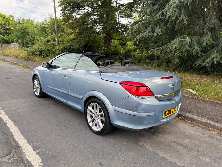 Vauxhall Astra - 1.8i 16v Sport Twin Top 2dr - LOW MILES, OWNED 7 YEARS. - Image 7