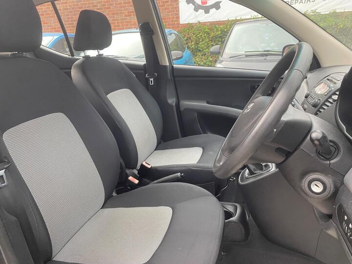 Hyundai i10 - 1.2 Classic Euro 4 5dr - LONG MOT+ULEZ FREE+FIRST CAR - Image 17