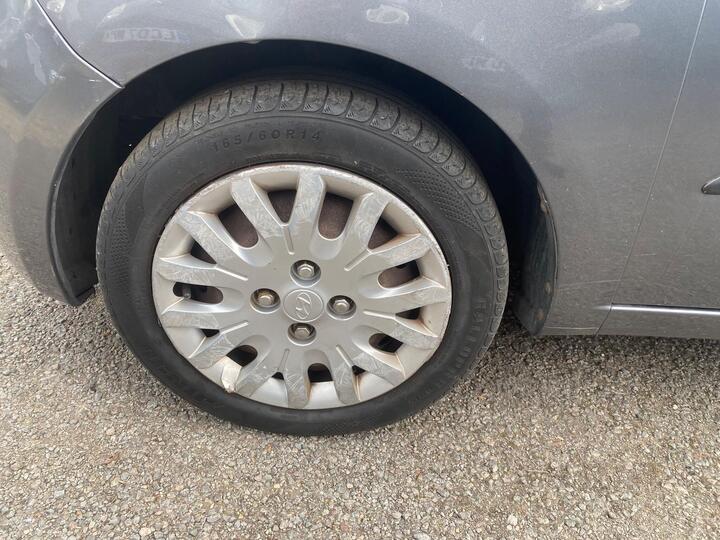 Hyundai i10 - 1.2 Classic Euro 4 5dr - LONG MOT+ULEZ FREE+FIRST CAR - Image 11