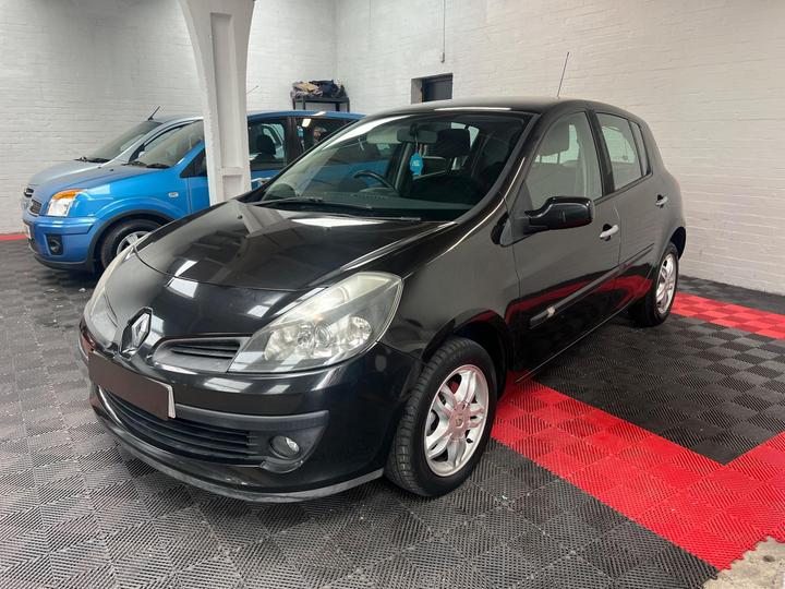 Renault Clio - 1.4 16v Dynamique 5dr - JULY 2026 MOT - Image 3