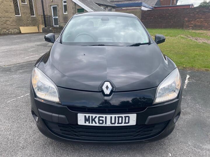 Renault Megane - 1.6 16V Dynamique TomTom 3dr - 6 SPEED GEARBOX,5 DOOR HATCH. - Image 2