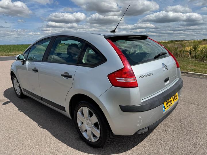 Citroen C4 - 1.6i 16V SX 5dr - Long mot! Service history! - Image 3