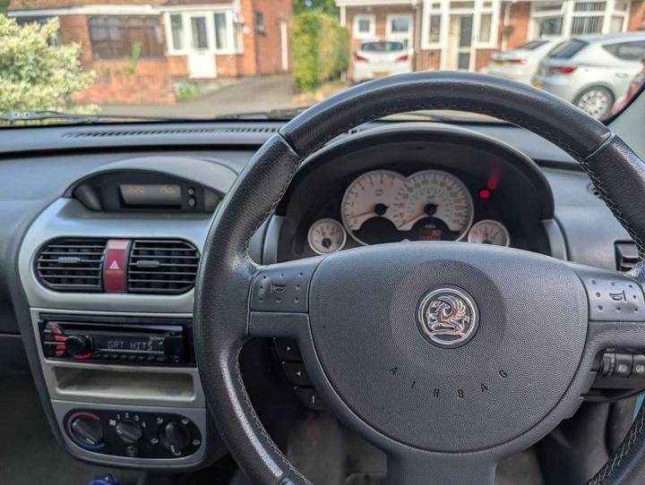 Vauxhall Corsa - 1.2i 16v SXi 5dr - Lady owned since 2004 - Image 11