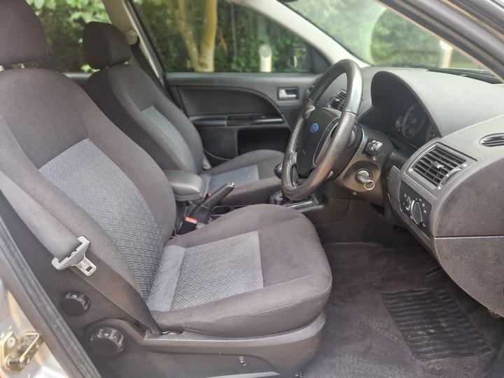 Ford Mondeo - 2.2 TDCi SIV Edge 5dr - New in stock and ready to go - Image 17