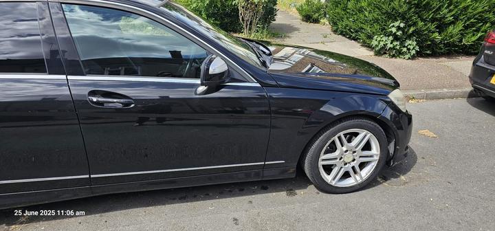 Mercedes-Benz C Class - 2.1 C220 CDI Sport Auto Euro 4 4dr - Image 9