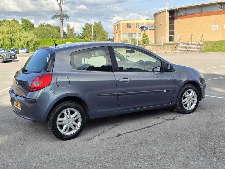 Renault Clio - 1.4 16v Dynamique 3dr - LOW MILES+2 OWNERS - Image 5