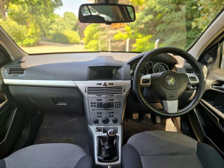 Vauxhall Astra - 1.4i 16v Active 5dr - New in stock and ready to go - Image 23