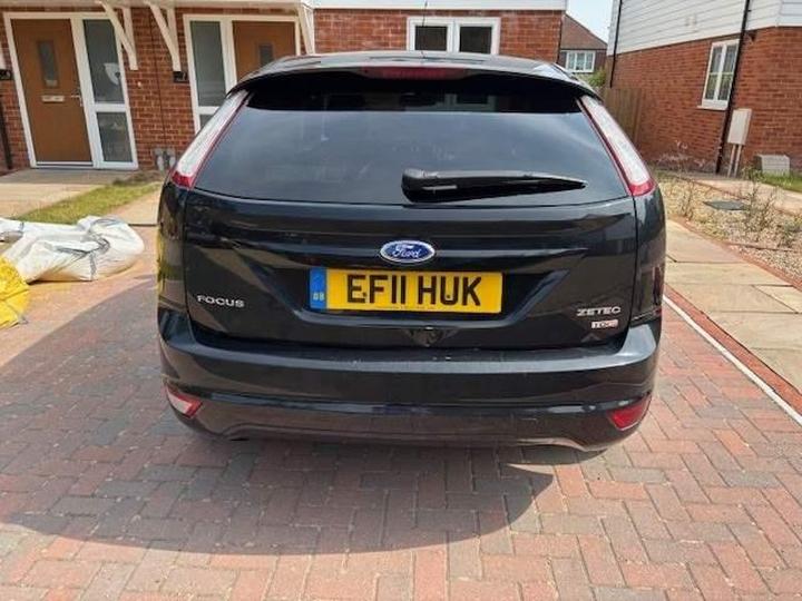 Ford Focus - 1.6 TDCi DPF Zetec 5dr - Image 3