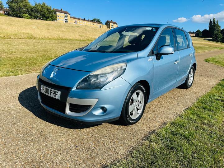 Cheap Renault Scenic - 1.5 dCi Dynamique TomTom Euro 4 5dr - full year mot, pan roof , for sale in Hemel Hempstead, Hertfordshire