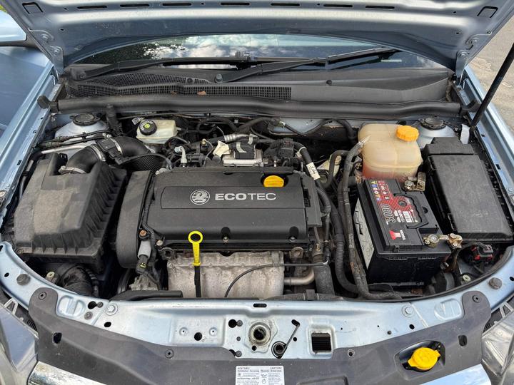 Vauxhall Astra - 1.8i 16v Sport Twin Top 2dr - LOW MILES, OWNED 7 YEARS. - Image 22