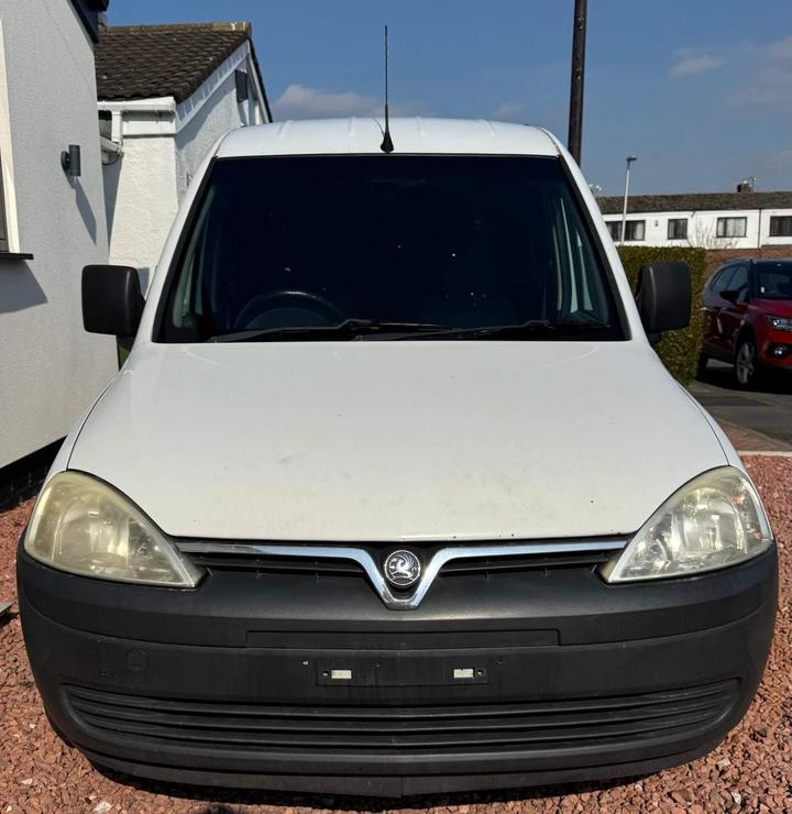 Vauxhall Combo - 1.3 2000 CDTi 16v Crew Van 3dr Diesel Manual FWD L1 H1 (138 g/km, 69 bhp) - Image 4