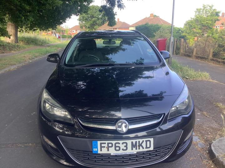 Vauxhall Astra - 1.7 CDTi ecoFLEX Tech Line Sports Tourer Euro 5 (s/s) 5dr - MOT JUNE 2026 (28-06-2026) - Image 2