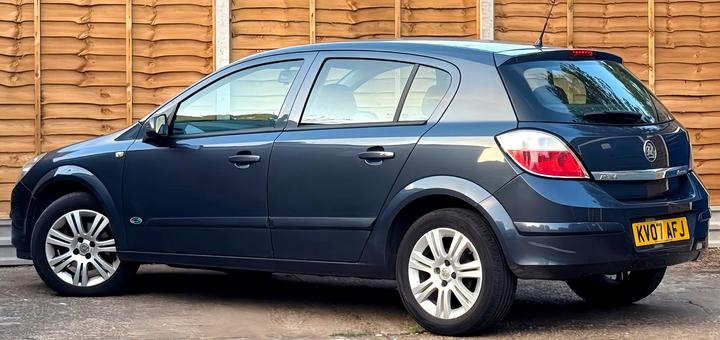 Vauxhall Astra - 1.6i 16v Active 5dr - immaculate car - Image 12