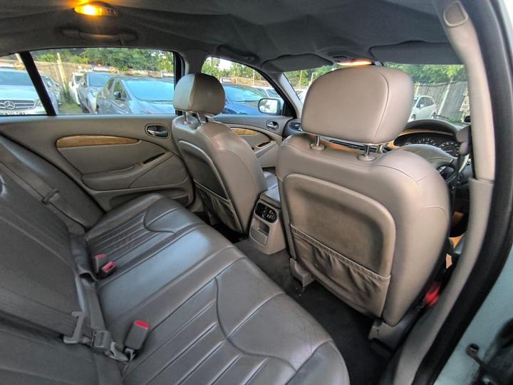 Jaguar S-Type - 3.0 V6 4dr - Free Warranty, UK Model - Image 11