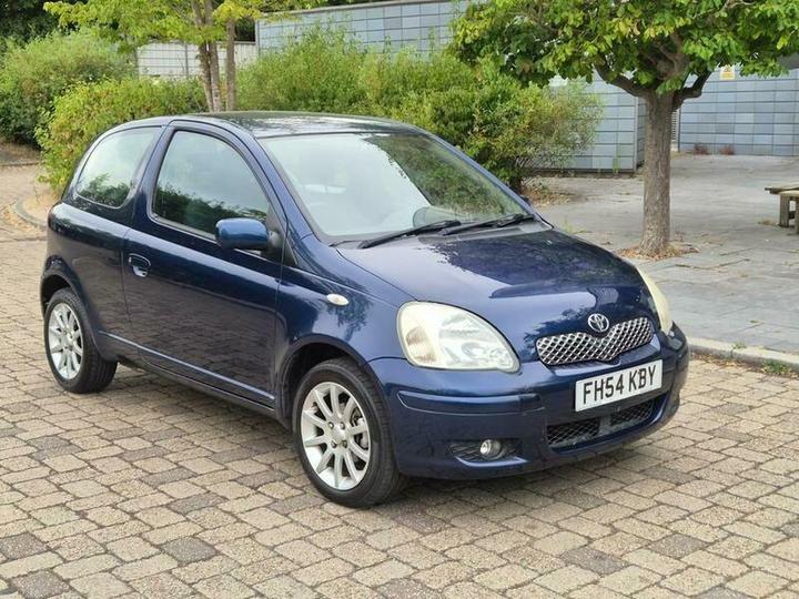 Cheap Toyota Yaris - 1.0 VVT-i Blue 3dr - Nice Runaround+Year Mot+S.Hist for sale in Reading, Berkshire