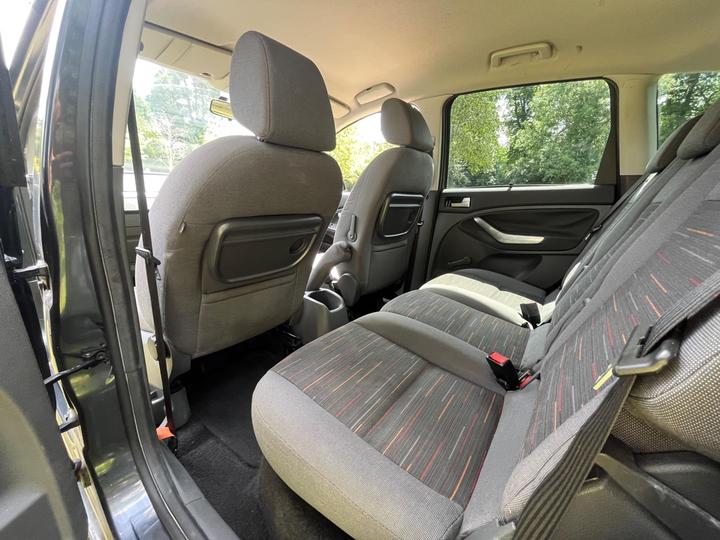Ford C-Max - 1.6 16v Zetec 5dr - FULL SERVICE HISTORY ,2KEYS!! - Image 13