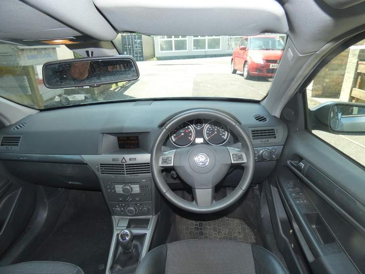 Vauxhall Astra - 1.8i 16v Design Hatchback 5dr Petrol Automatic (197 g/km, 123 bhp) - ~~CREDIT/DEBIT CARD ACCEPTED~~ - Image 11