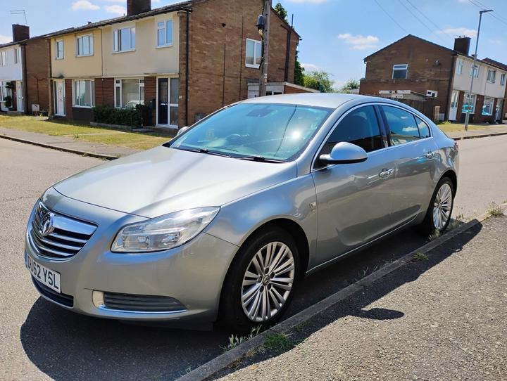 Vauxhall Insignia - 2.0 CDTi SE Nav Auto Euro 5 5dr - Image 2