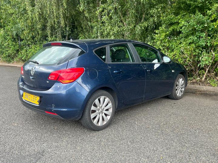 Vauxhall Astra - 1.6 16v Exclusiv Euro 5 5dr - GREAT VALUE, RUNS SMOOTH, FSH - Image 5