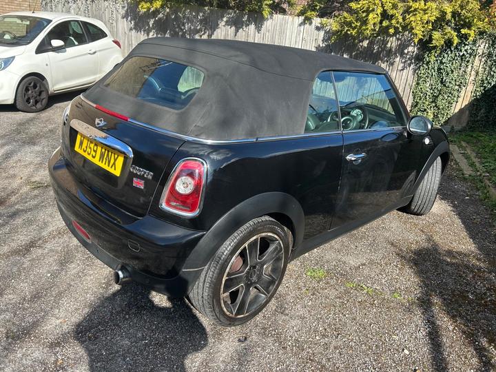 MINI Convertible - 1.6 Cooper Euro 4 2dr - get ready for the summer - Image 3