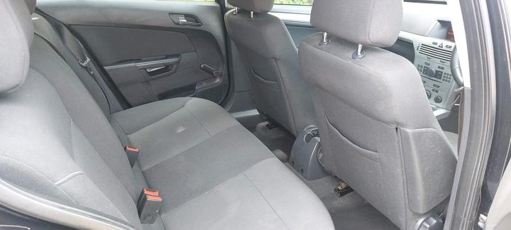 Vauxhall Astra - 1.6i Active Plus 5dr - Image 11