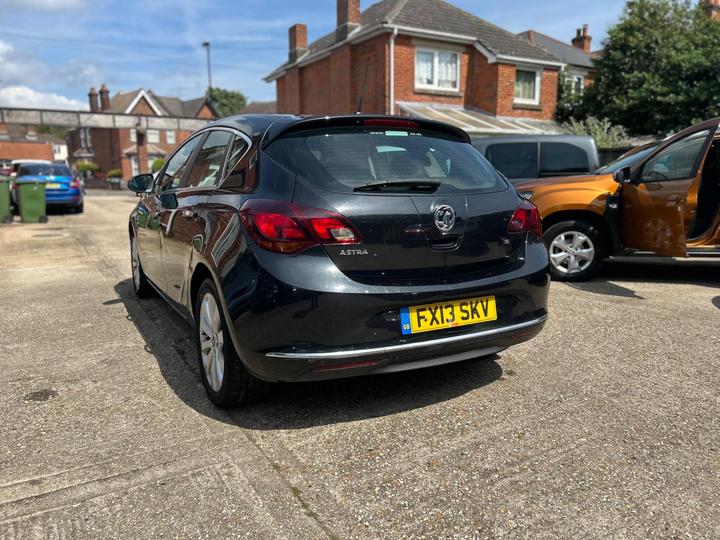 Vauxhall Astra - 1.6 16v Elite Euro 5 5dr - PART EXCHANGE CLEARANCE - Image 4